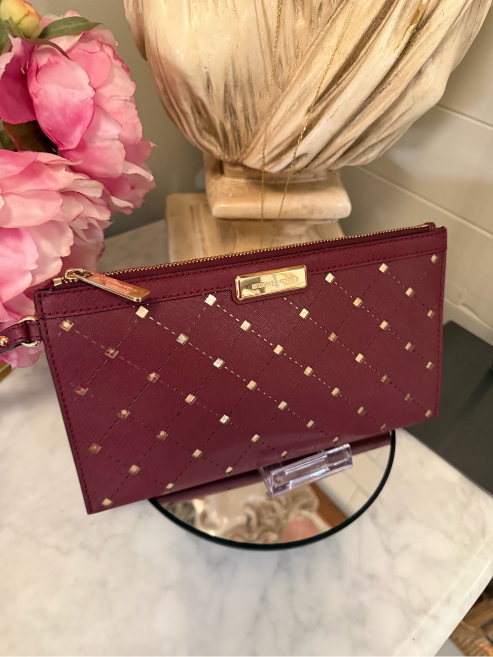 MICHAEL NWOT GORGE Michael Kors Merlot + Gold leather Diamond Zip Wristlet Clutc